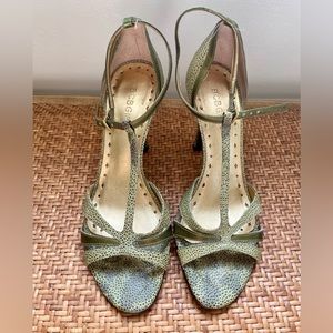VINTAGE || BCBG Heels (size 6)